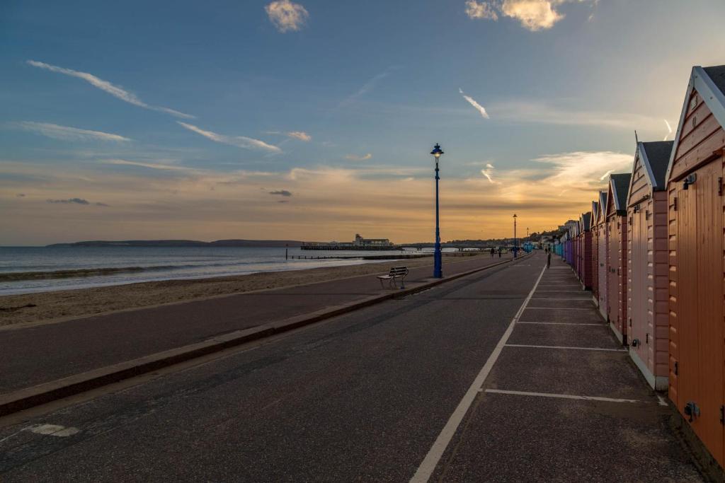 Hotel Balincourt Bournemouth Exterior foto The beach at Portrush